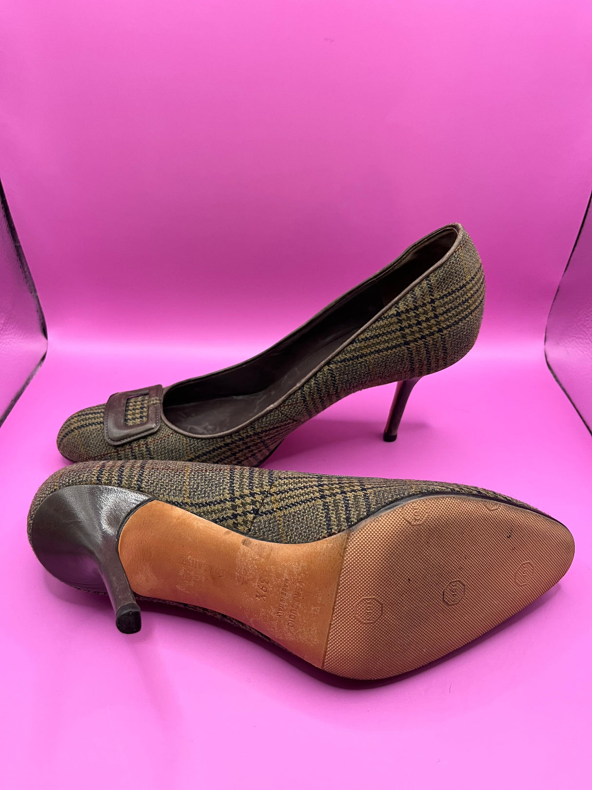 Houndstooth Manolo Blahnik Pumps - 39.5