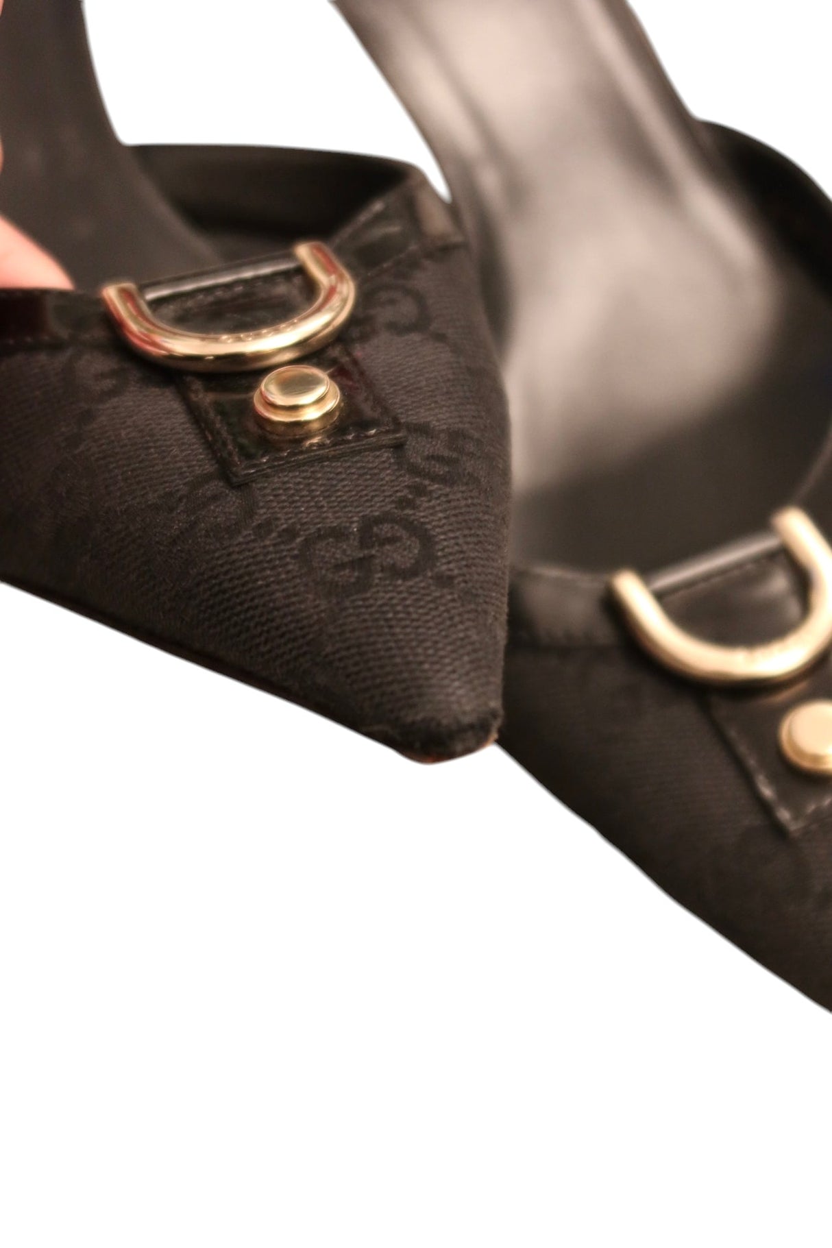 Gucci black canvas GG monogram mules Tom Ford era. Gold-tone hardware, patent leather trim (37C)
