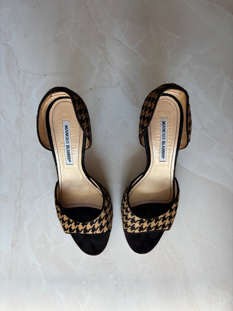 Manolo Blahnik EU 38.5 Tan and Black Houndstooth Calf Hair D'Orsay Pump
