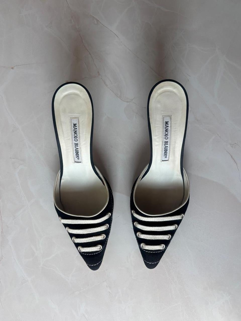 Manolo Blahnik EU 38 Black Suede Lace Up Pointed Toe Kitten Heel Mule