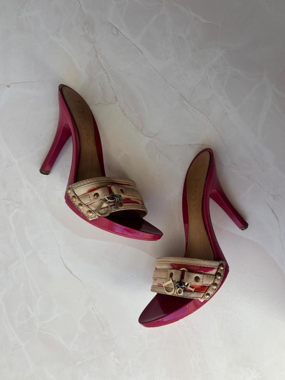 Christian Dior US 6 Magenta Patent Leather Buckle Heel Sandal