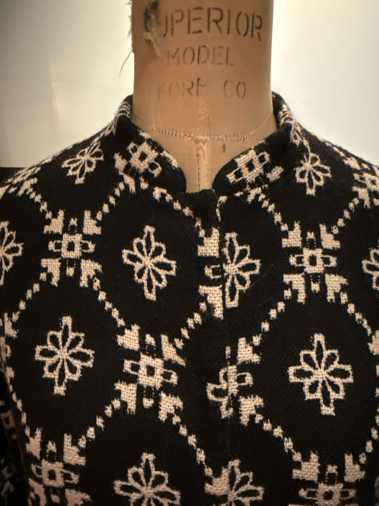 Moschino Size 8 Black & White Wool 3/4 Sleeve Coat