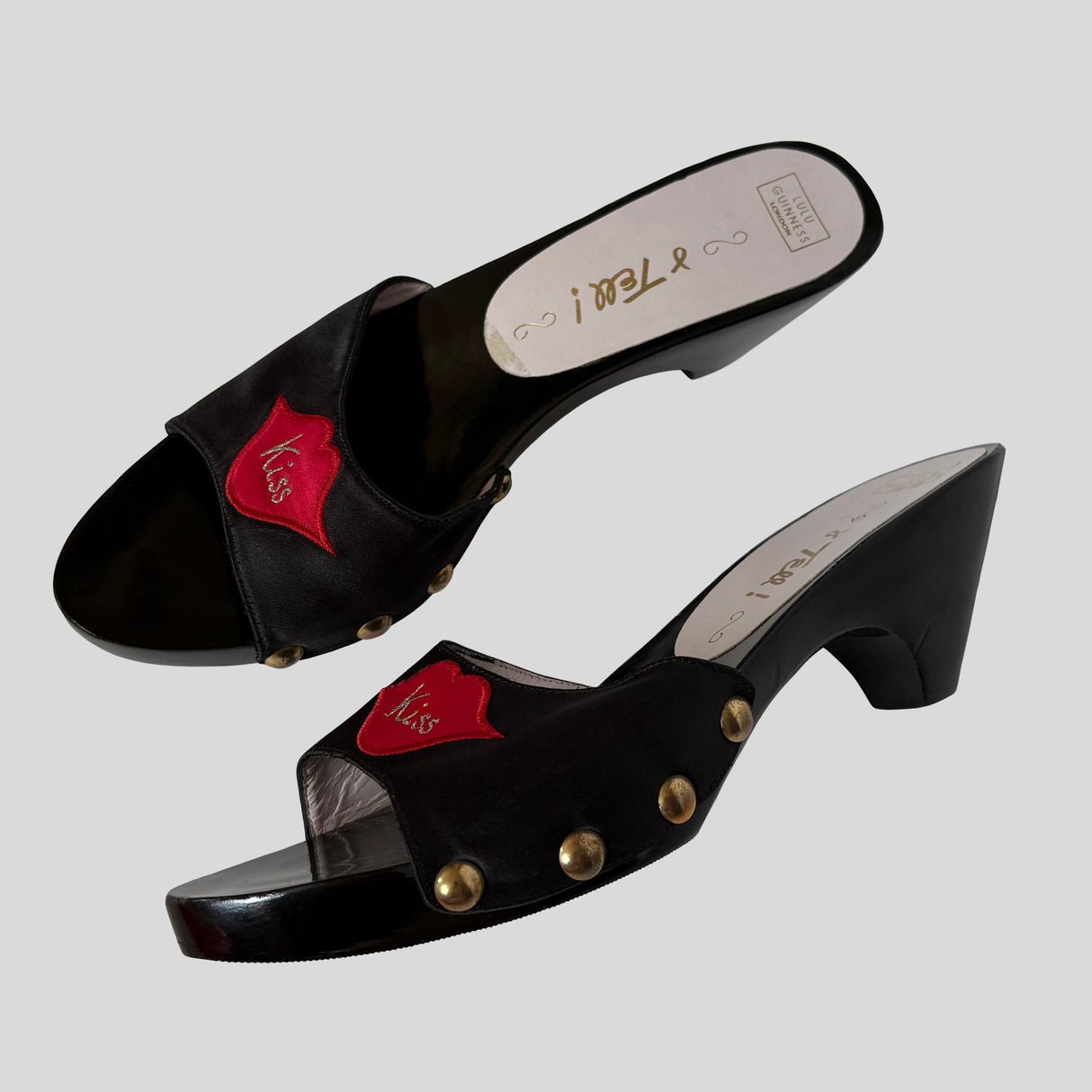 Kiss and Tell clogs - size 7