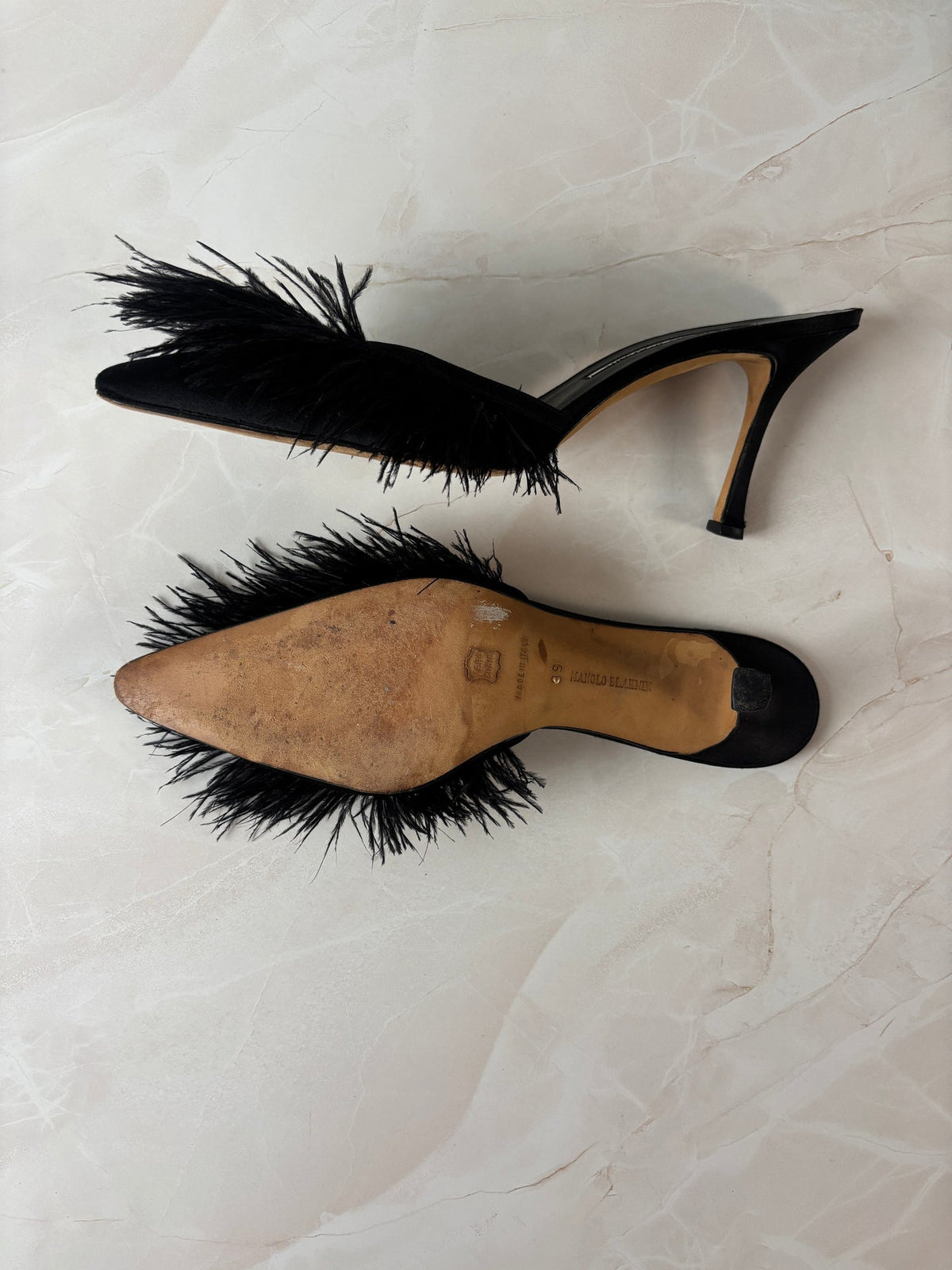 Manolo Blahnik EU 39 Black Satin Ostrich Feather Pointed Mule