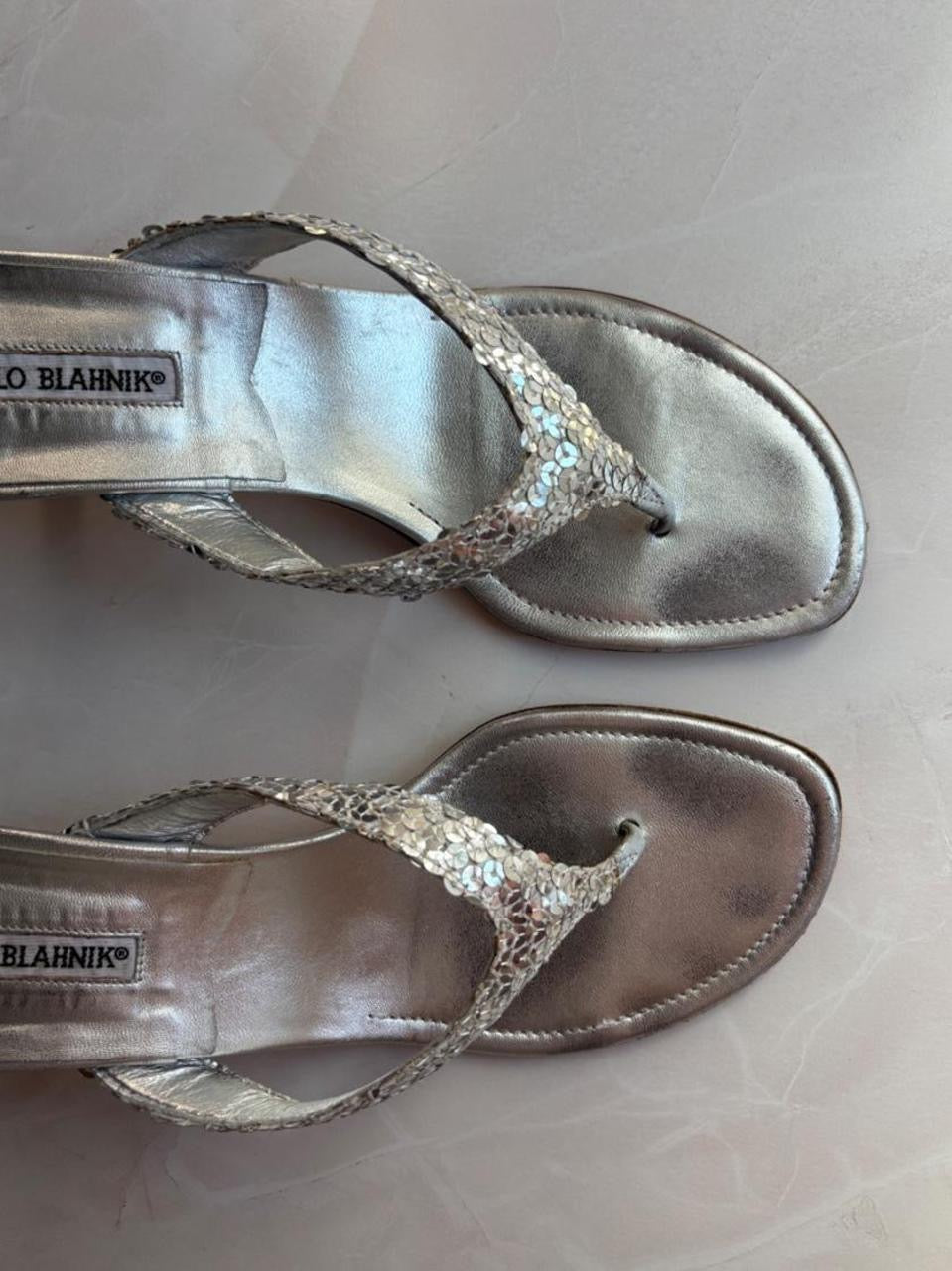 Manolo Blahnik EU 37.5 Silver Leather Thong Sandal