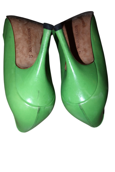 Manolo Blahnik green leather pumps (37)