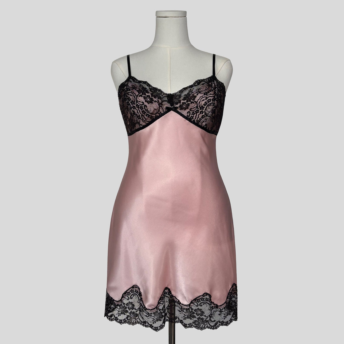 Lace bust slip in light pink