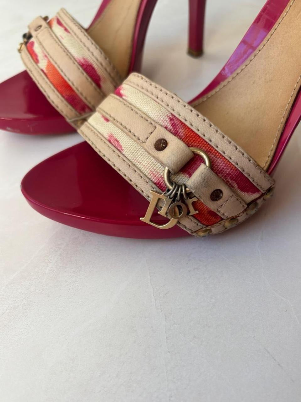 Christian Dior US 6 Magenta Patent Leather Buckle Heel Sandal