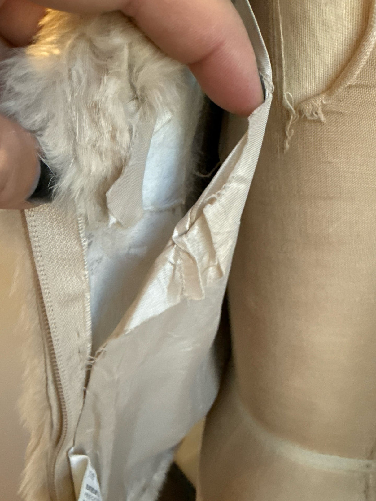 Izzue Size XS Cream Angora Funnel Neck Vest