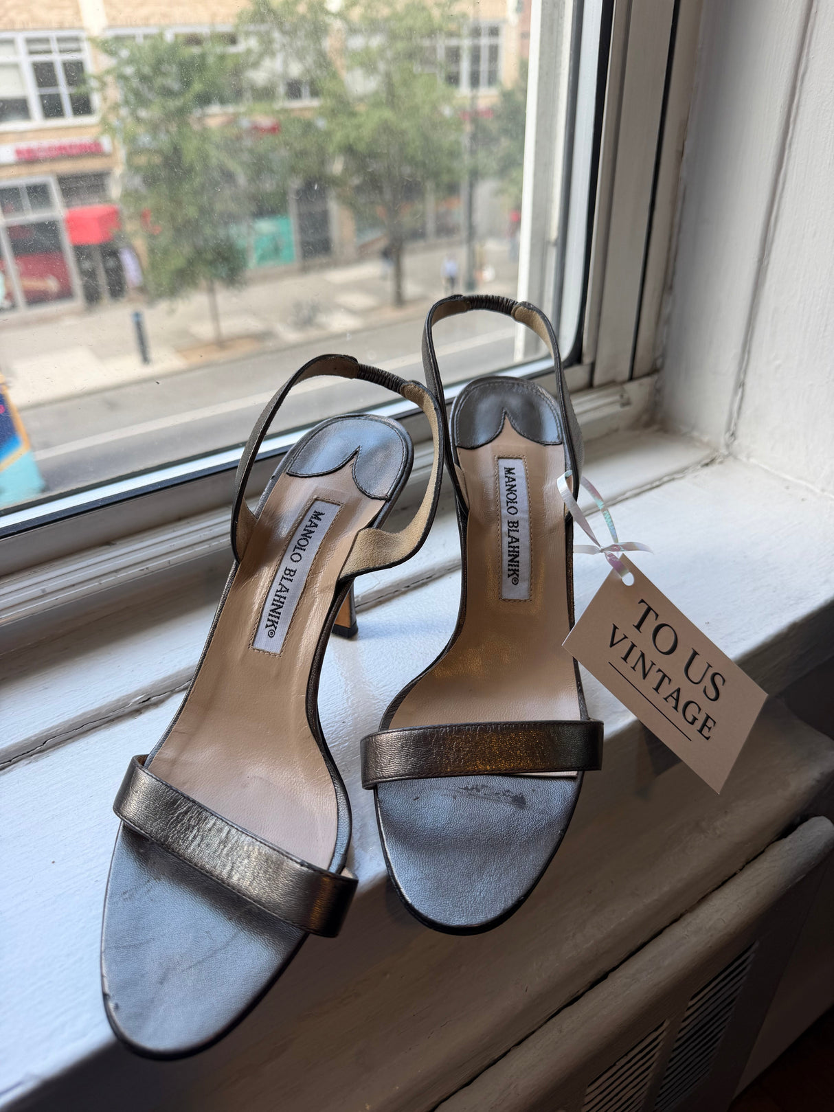 Manolo Blahnik Gray Metallic Sandals size 37.5 - TUV #45637