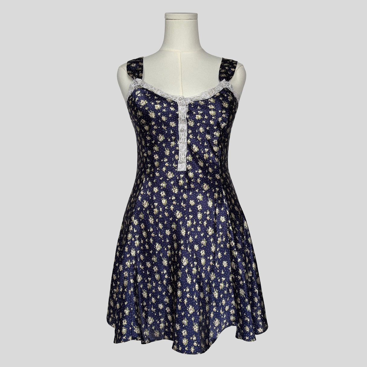Floral lace trim pearl button slip