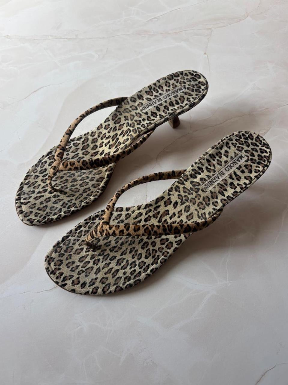 Manolo Blahnik EU 41 Leopard Print Suede Thong Kitten Heel Sandal