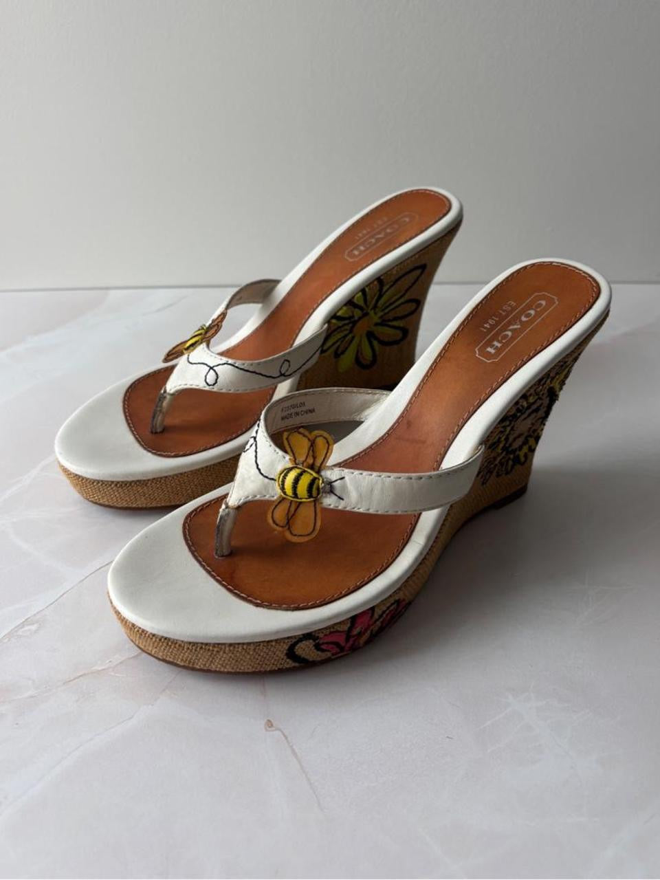 Coach US 7.5 Rare Burlap-wrapped Wedge Thong Sandal with Bee Motif