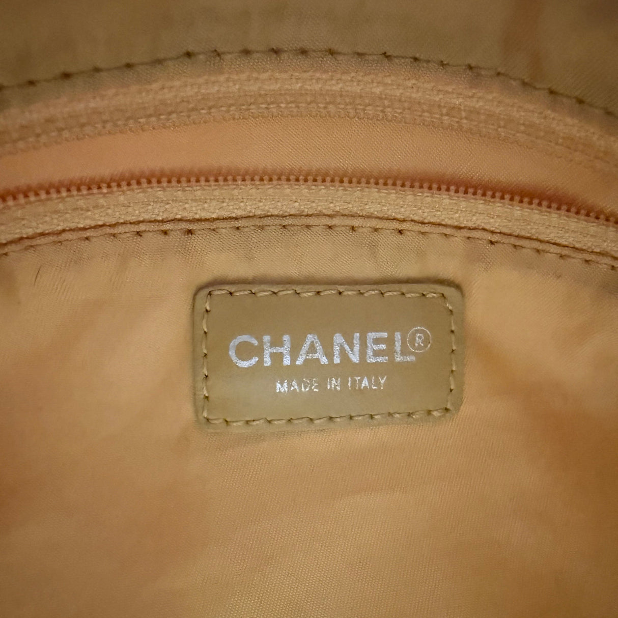 Chanel Vintage Travel Line Barrel