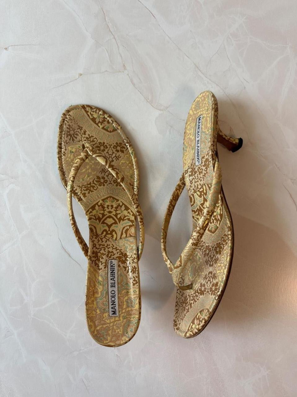 Manolo Blahnik EU 40.5 Gold Brocade Thong Sandal