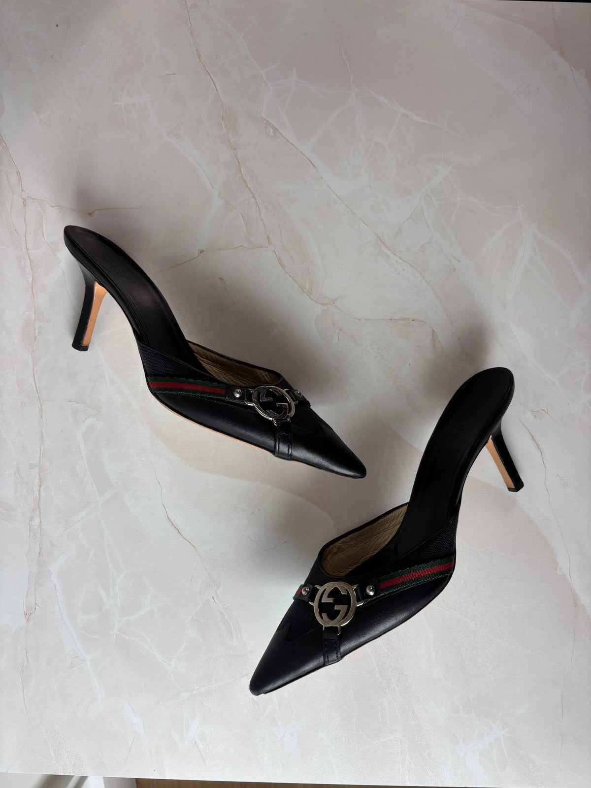 Gucci US 7.5 Black Leather Pointed Toe GG Buckle Mule