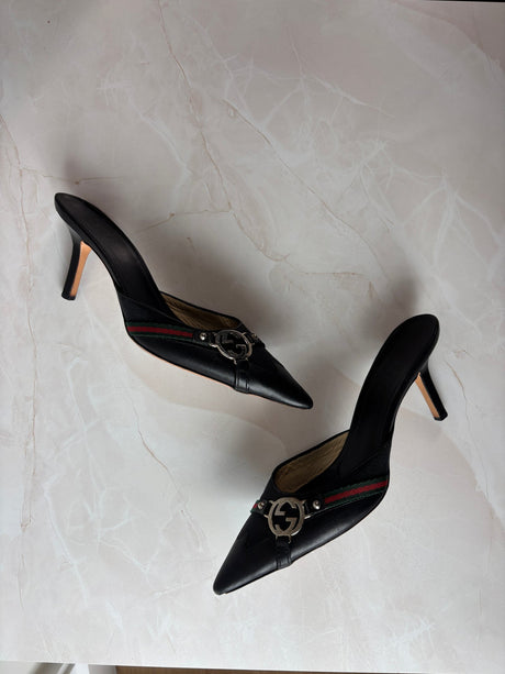 Gucci US 7.5 Black Leather Pointed Toe GG Buckle Mule