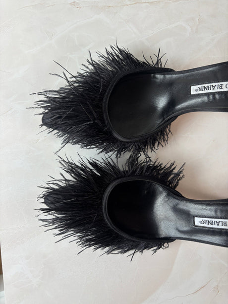Manolo Blahnik EU 39 Black Satin Ostrich Feather Pointed Mule