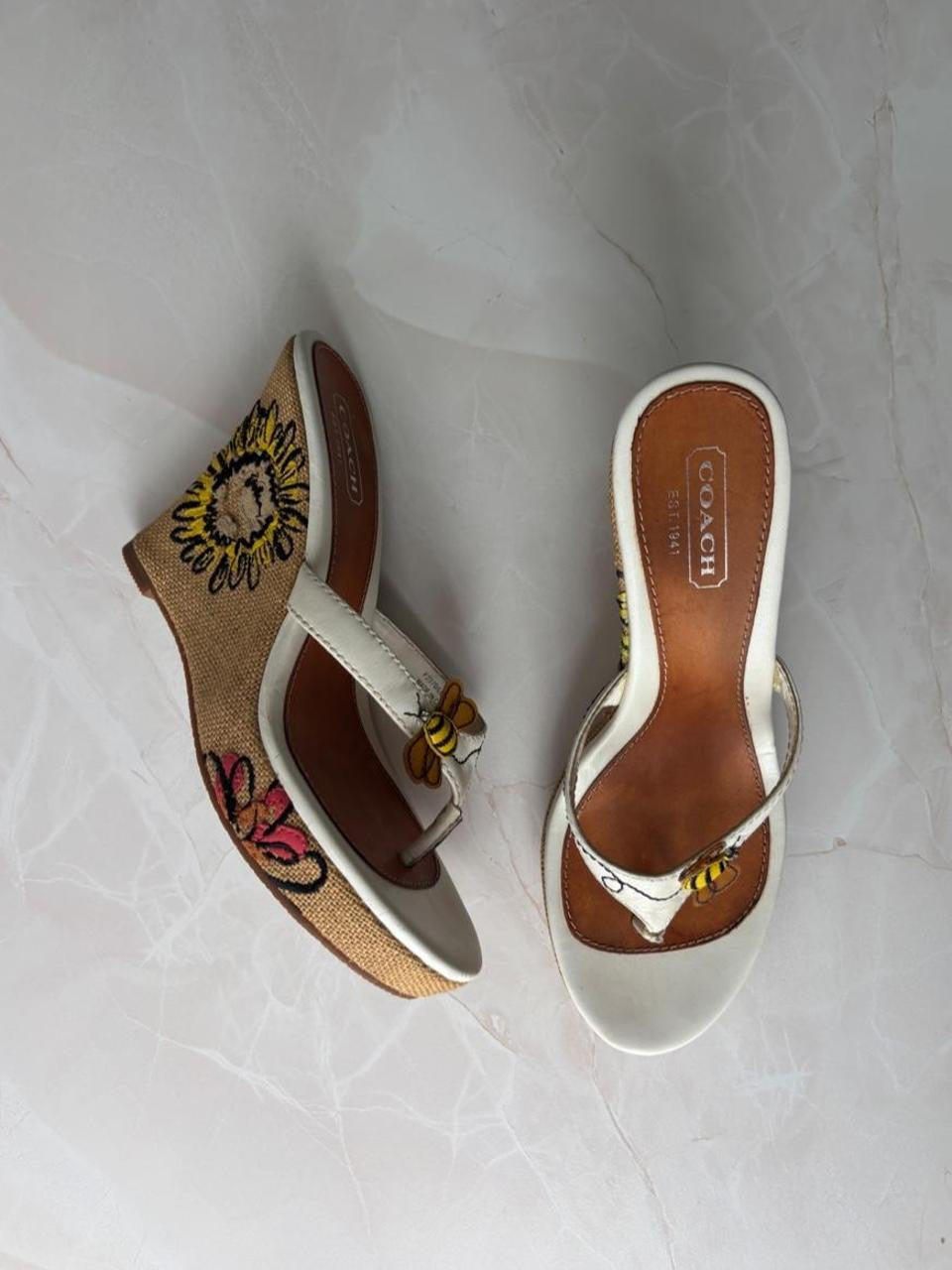 Coach US 7.5 Rare Burlap-wrapped Wedge Thong Sandal with Bee Motif