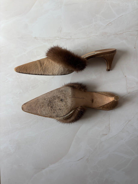 Manolo Blahnik EU 39.5 Tan Pony Hair Fur Trim Pointed Toe Kitten Heel Mule