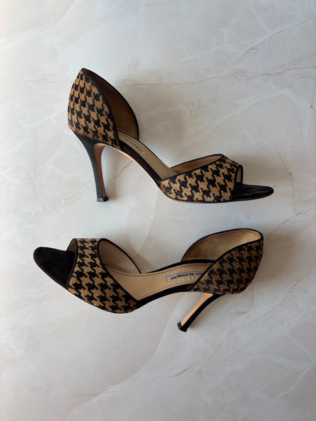 Manolo Blahnik EU 38.5 Tan and Black Houndstooth Calf Hair D'Orsay Pump