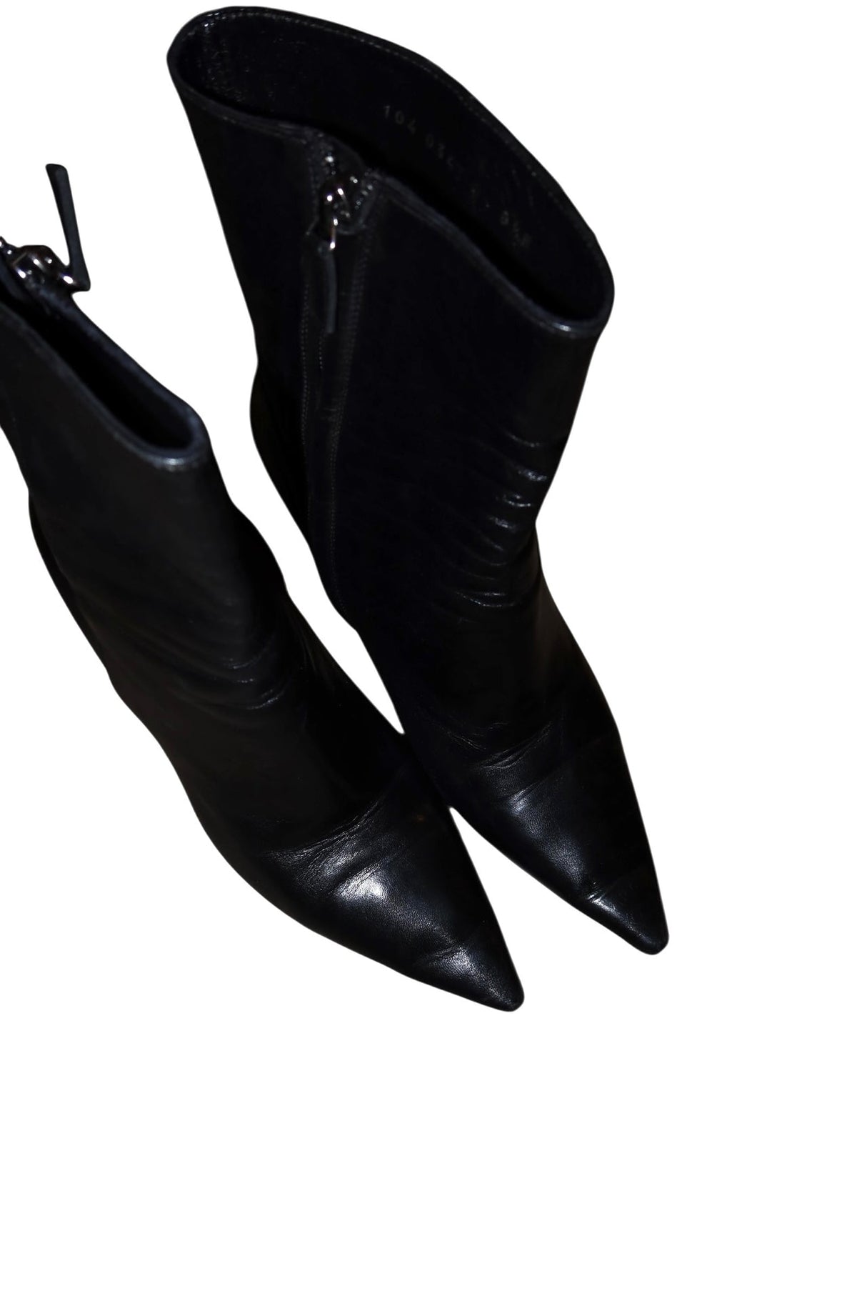Gucci black leather booties (8.5)