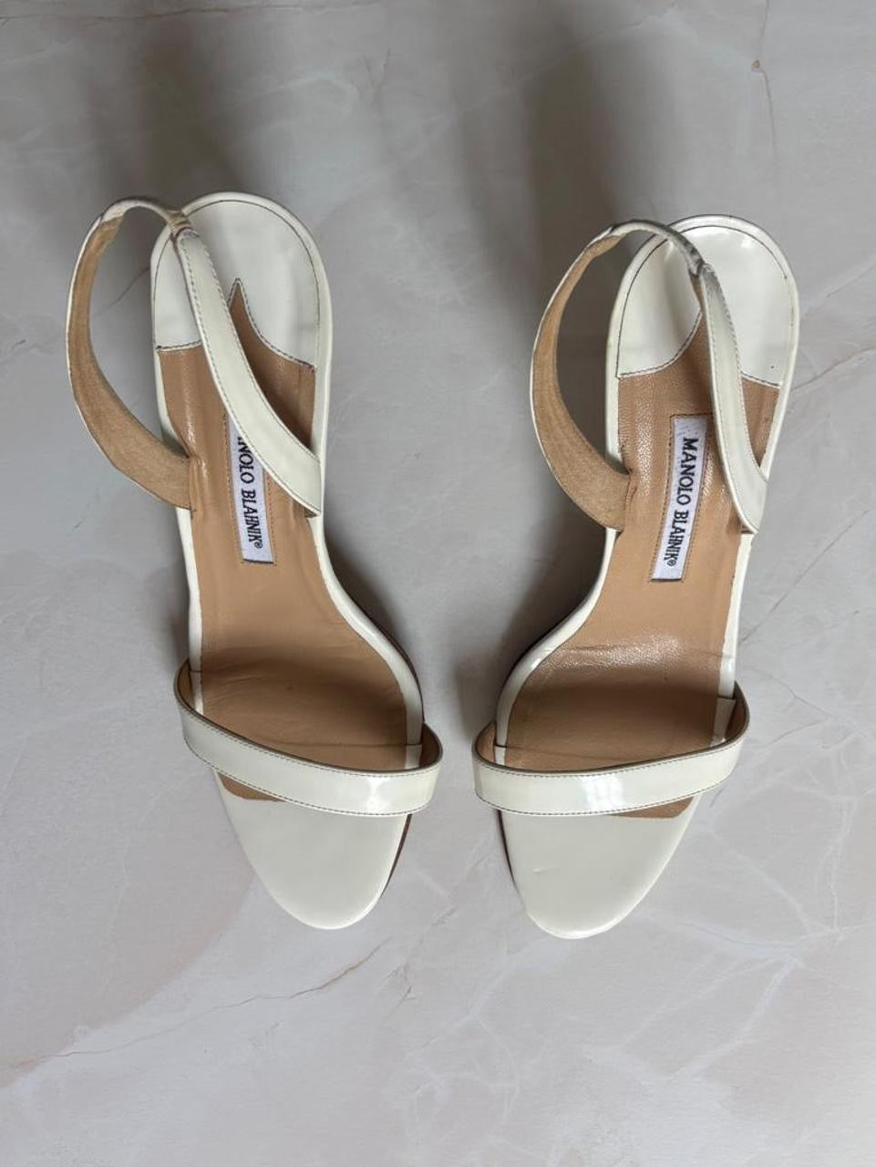 Manolo Blahnik EU 40 Ivory Patent Leather Slingback