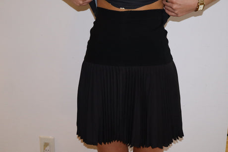 Thierry Mugler black pleated mini skirt size 42