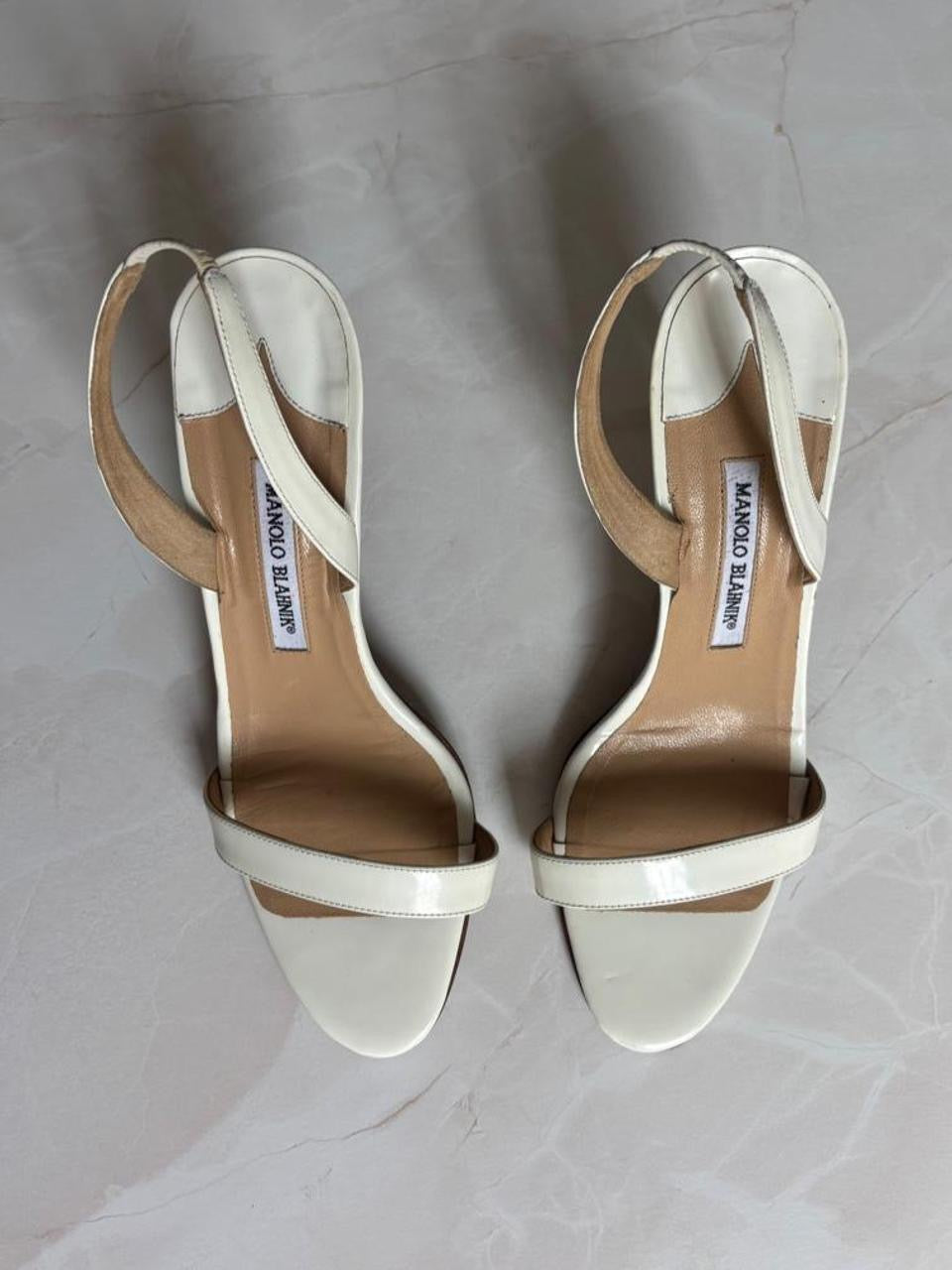 Manolo Blahnik EU 40 Ivory Patent Leather Slingback