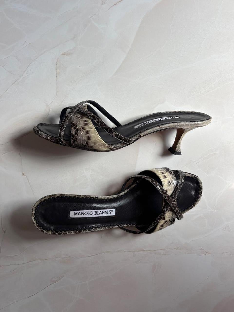 Manolo Blahnik EU 38 Grey Snakeskin Crisscross Strap Sandal