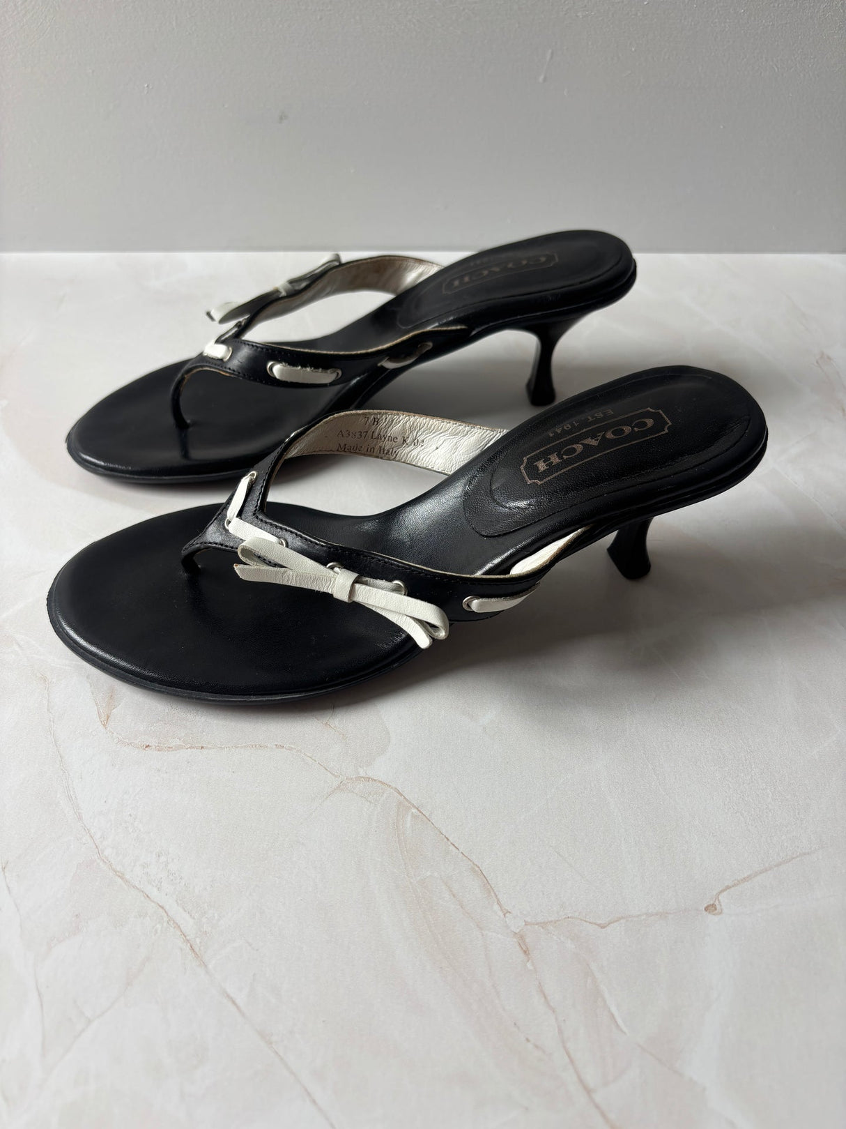 Coach US 7 Black Leather Thong Sandal