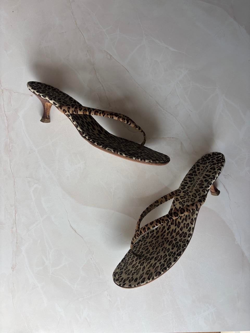 Manolo Blahnik EU 41 Leopard Print Suede Thong Kitten Heel Sandal