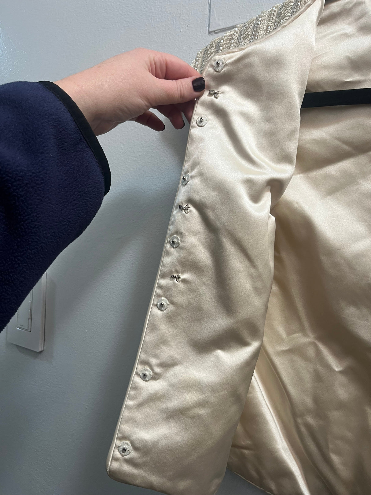 Stunning Giorgio Armani White Beaded Cropped Sleeveless Evening Jacket