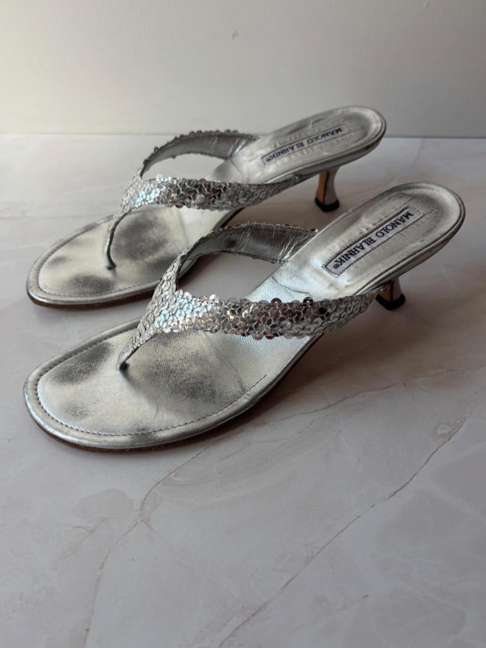 Manolo Blahnik EU 37.5 Silver Leather Thong Sandal