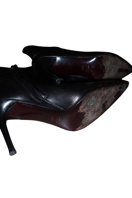 Gucci black leather booties (8.5)