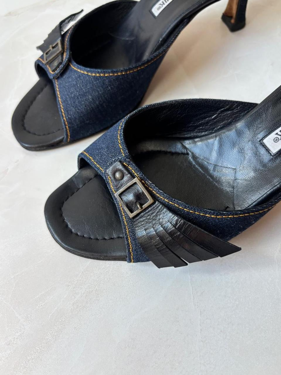 Manolo Blahnik EU 38.5 Denim Fringe Buckle Peep Toe Kitten Heel Mule