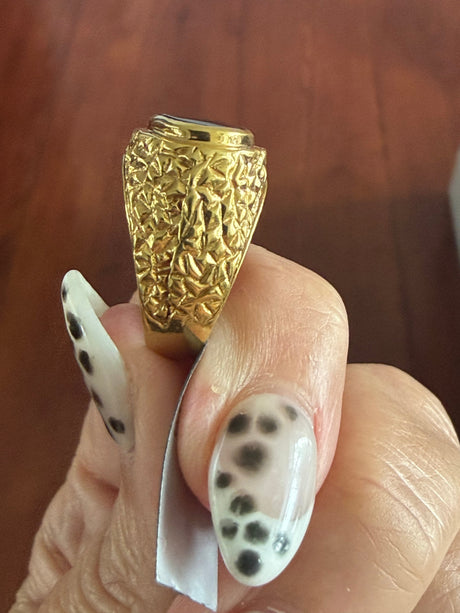 Unisex 18K Italian Textured Gold and Oval Onyx Ring