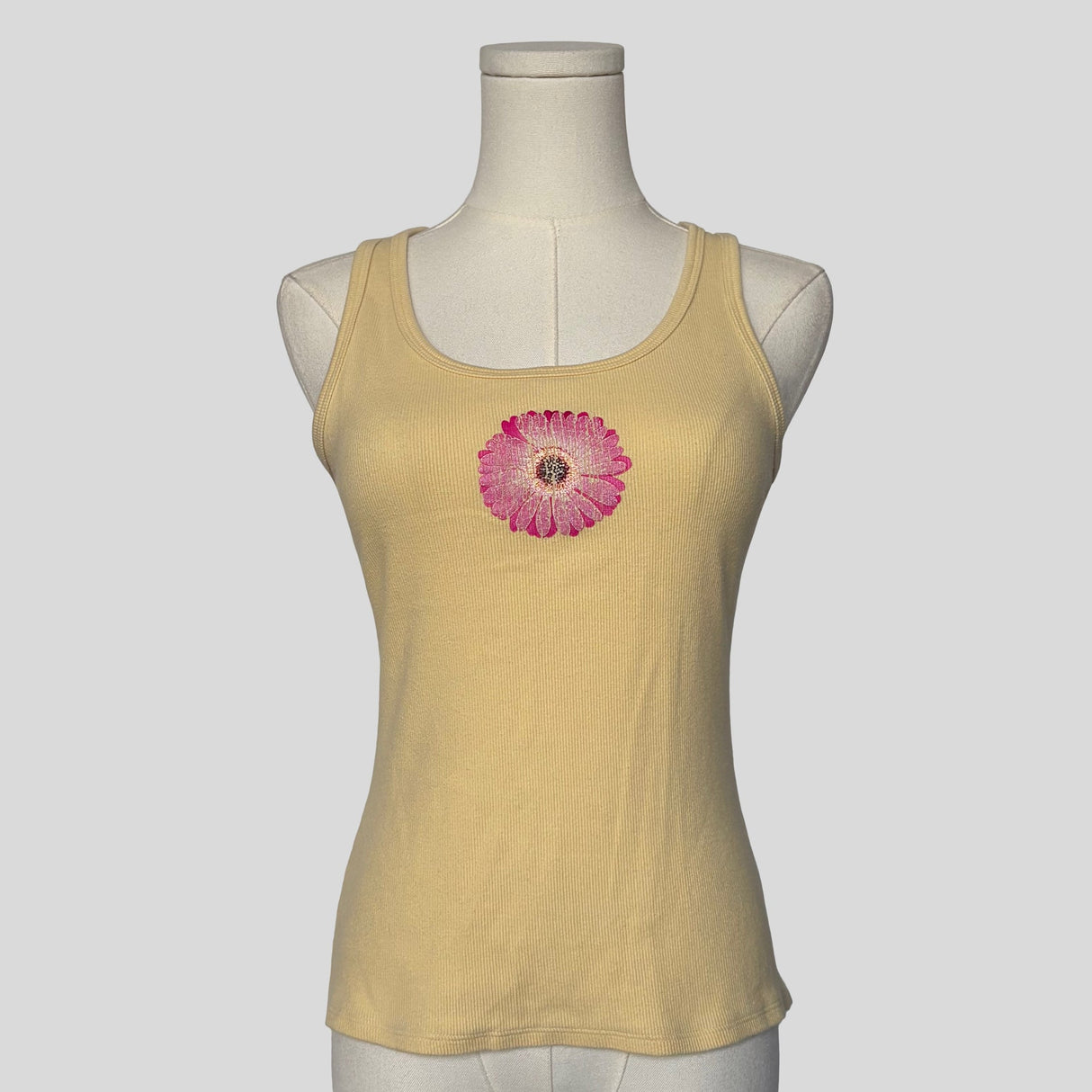 Basic ribbed tank top in yellow daisy
