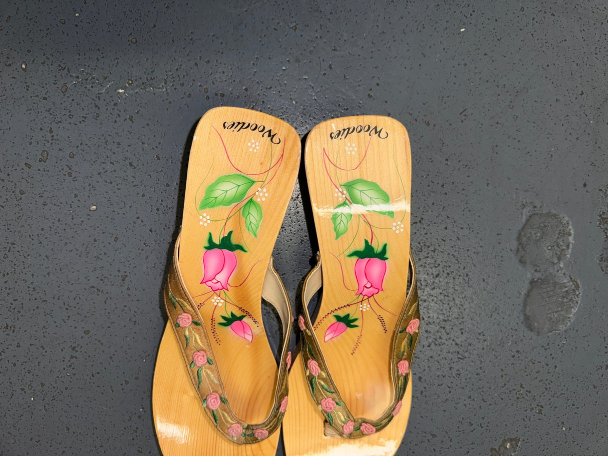 Wooden Floral Wedge Thong Heels US 10