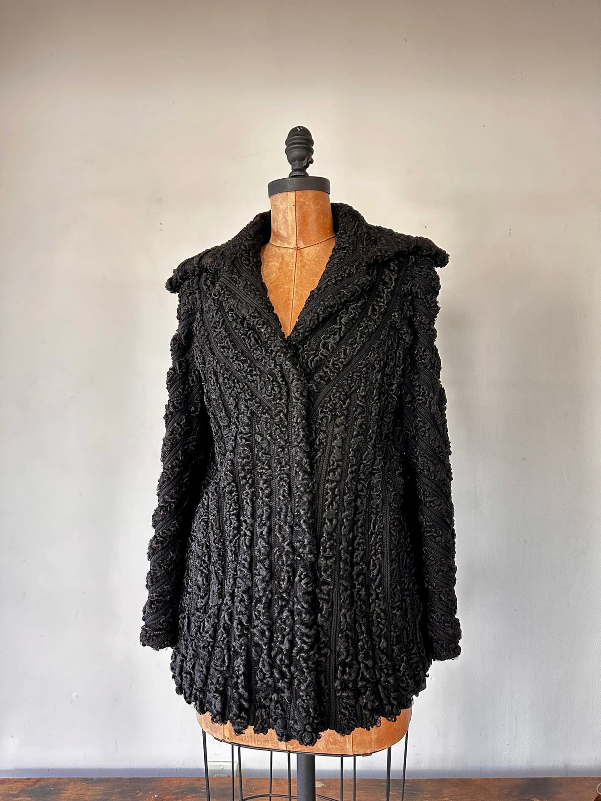 1960 Noir Sheering Lamb Chevron Coat