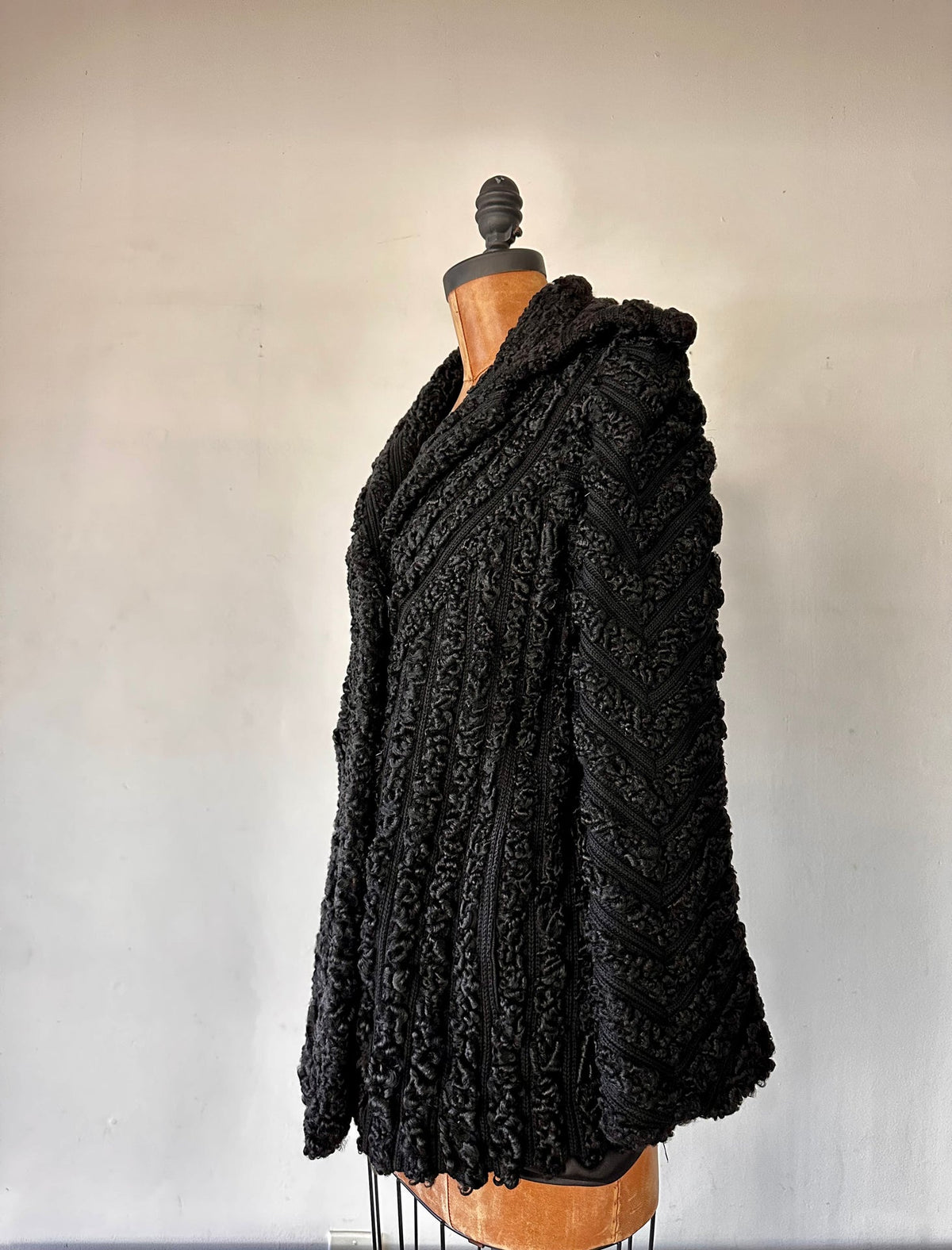 1960 Noir Sheering Lamb Chevron Coat