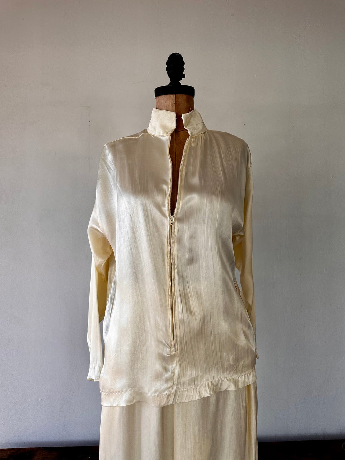 1990 Blanc Pleated Tank 1991 Anna Sui Runway Collection Cream Silk Pearl button up