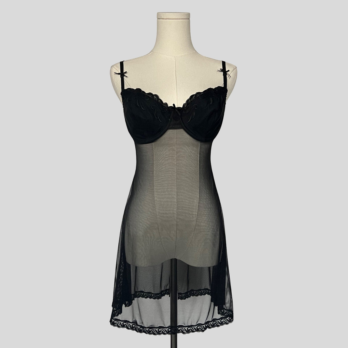 Embroidered mesh underwire chemise