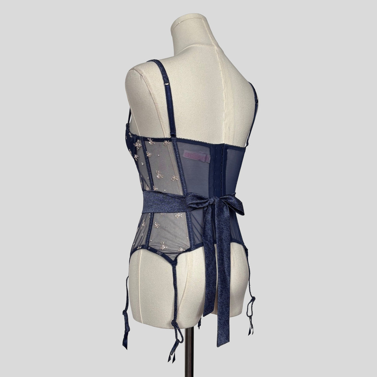 Dainty embroidered mesh trim corset