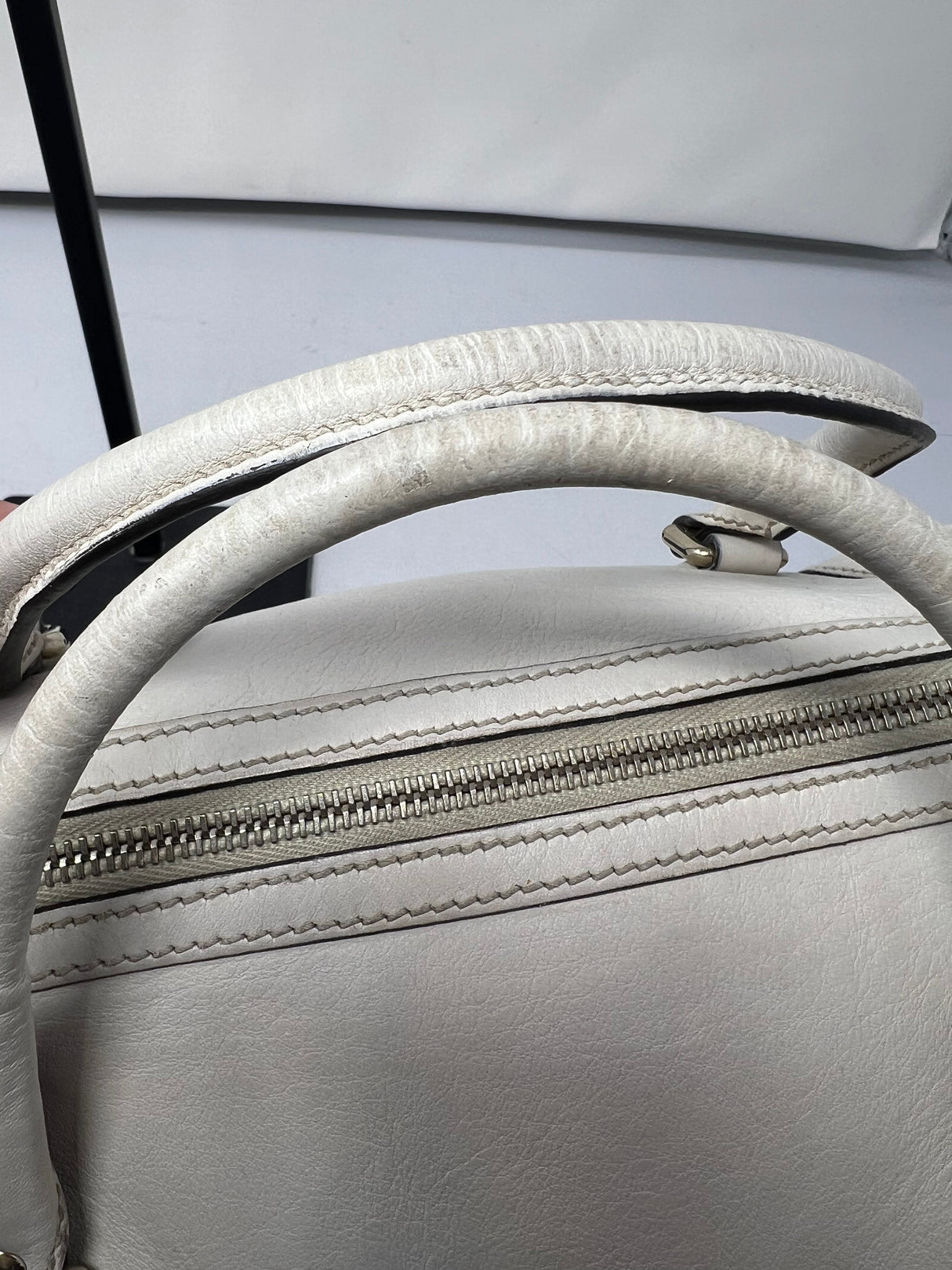 #19 gucci monogram barrel bag