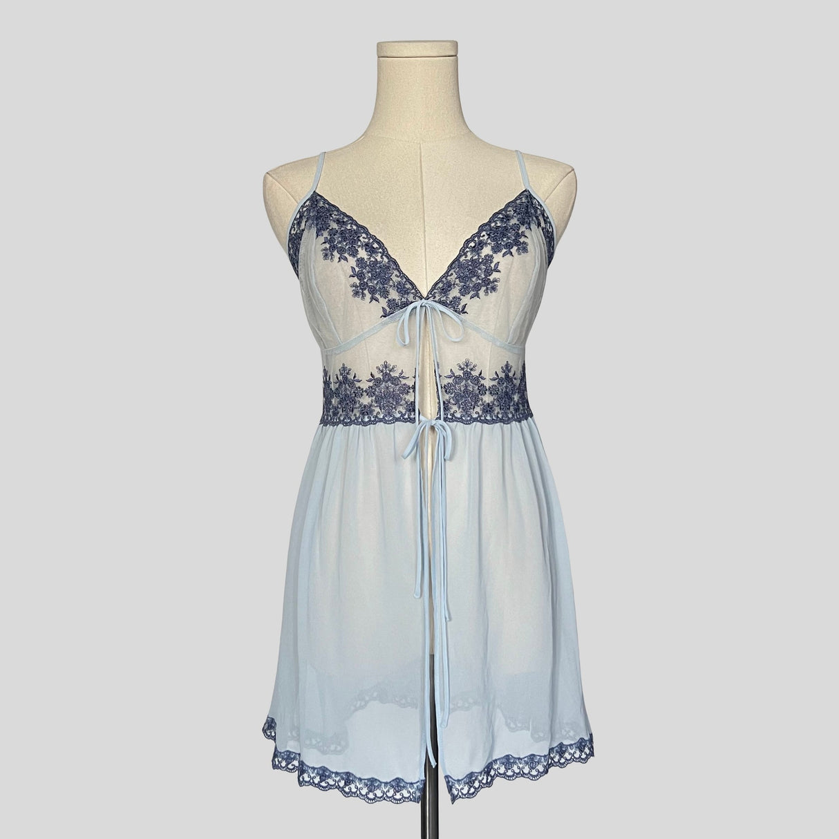 Sheer lace trim split front flyaway chemise in blue