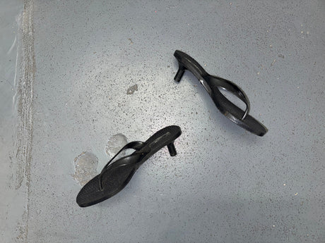 Black Kitten Thong Heels Sz US 5.5