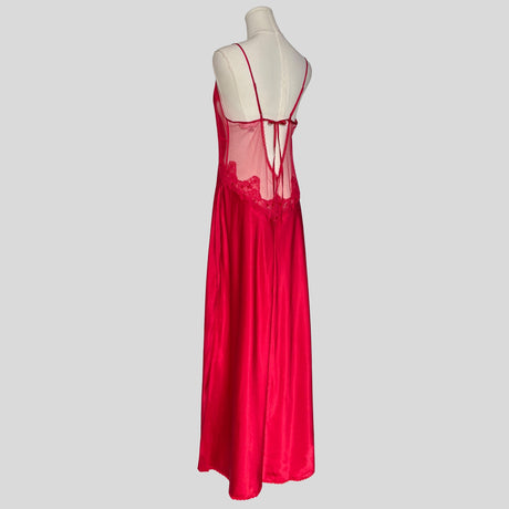 Backless silky gown and mesh robe set in red