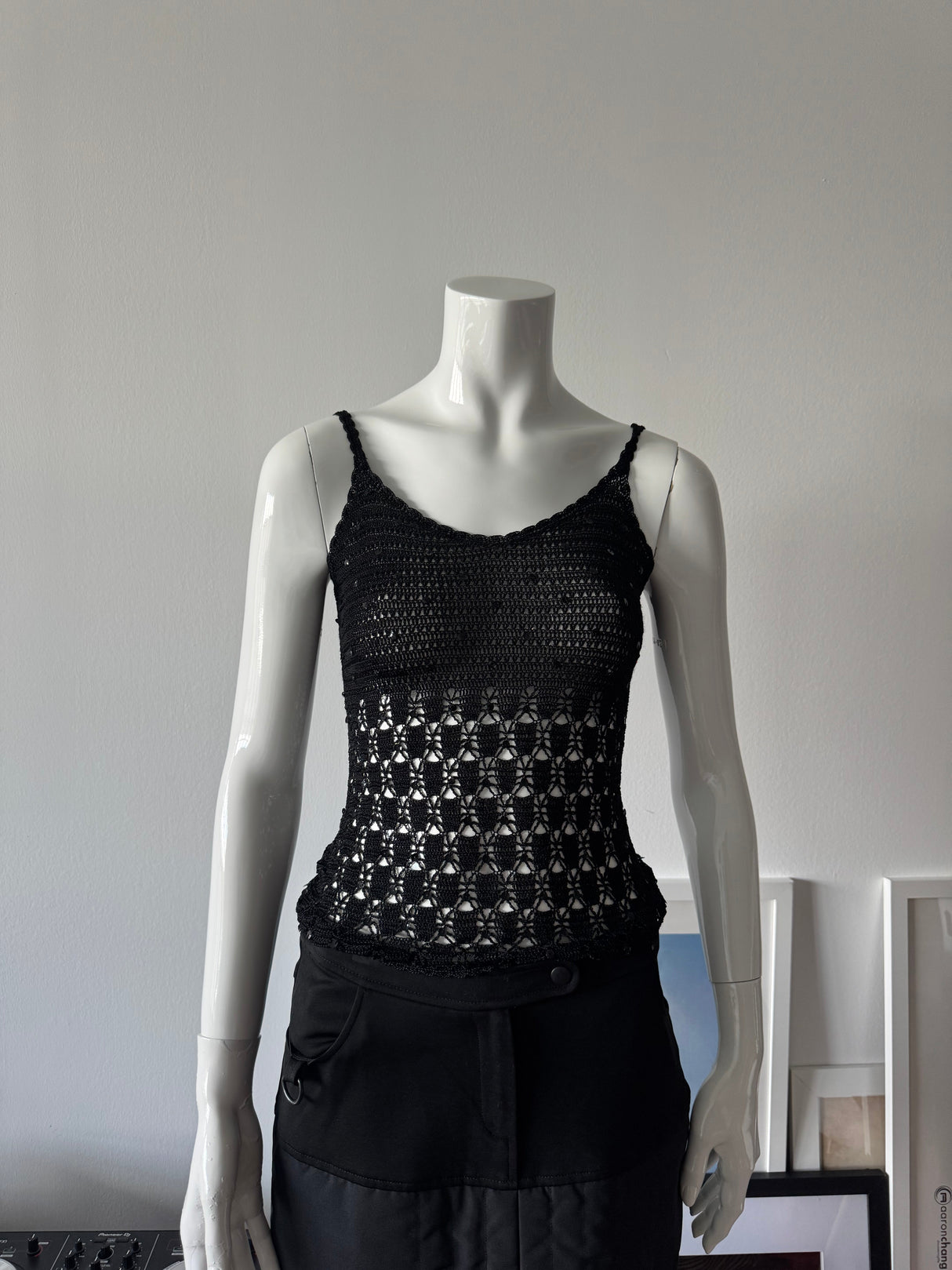 JACQUELINE DE YOUNG Black Knit Crochet Sequin Tank