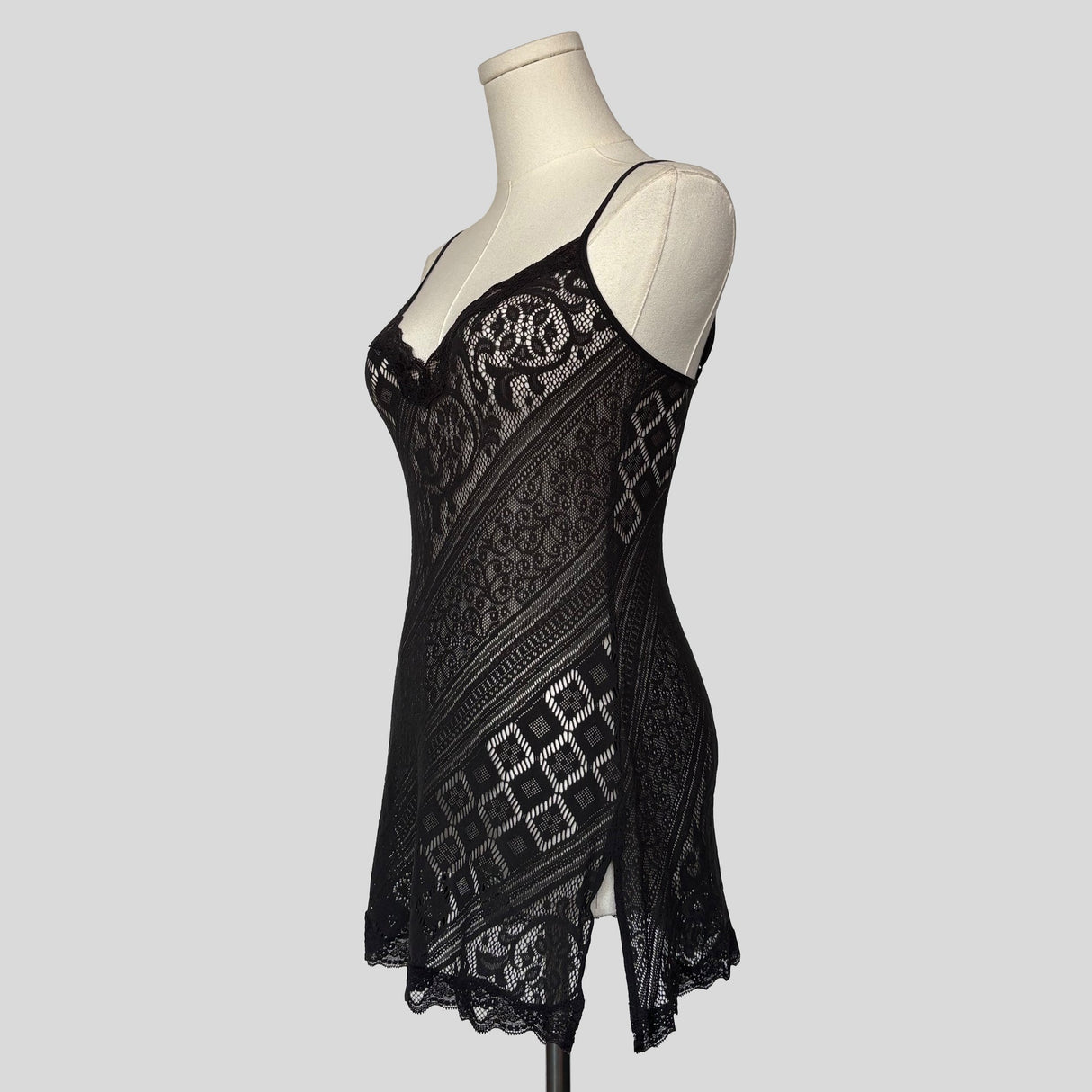 Sheer patterned mesh lace trim chemise